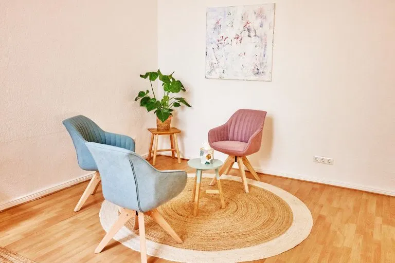 GT Sessel 2 Raumvermietung Coworking Therapie Eventspace Berlin Freiraeume Friedenau 768x512